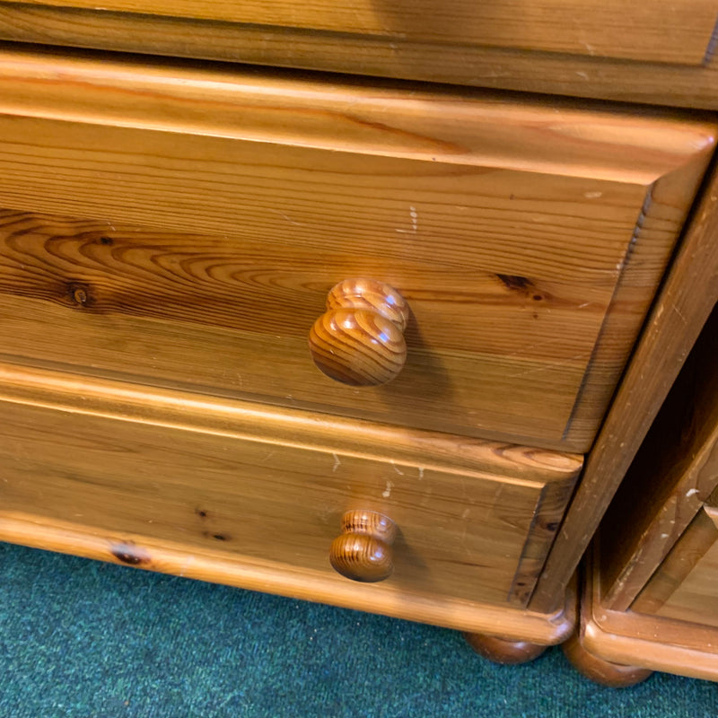 Chest of drawers