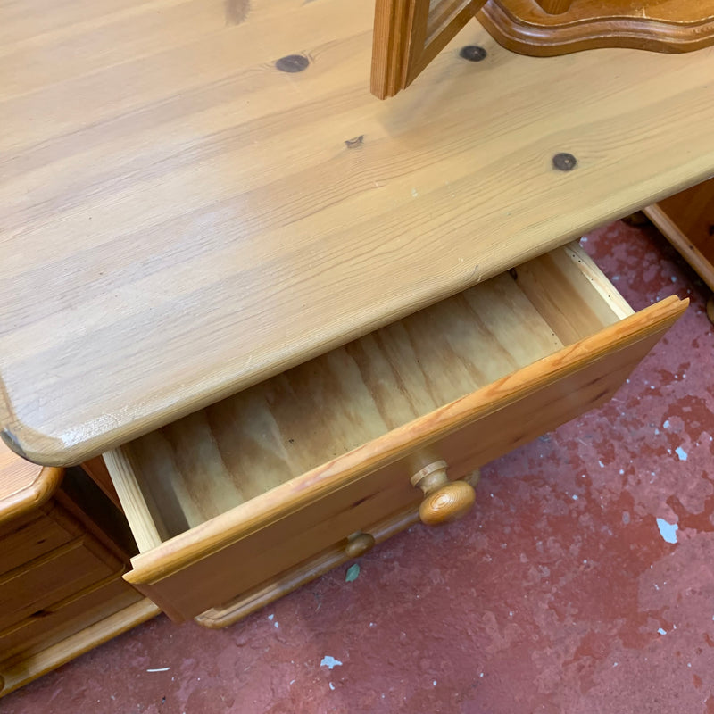 Dressing table