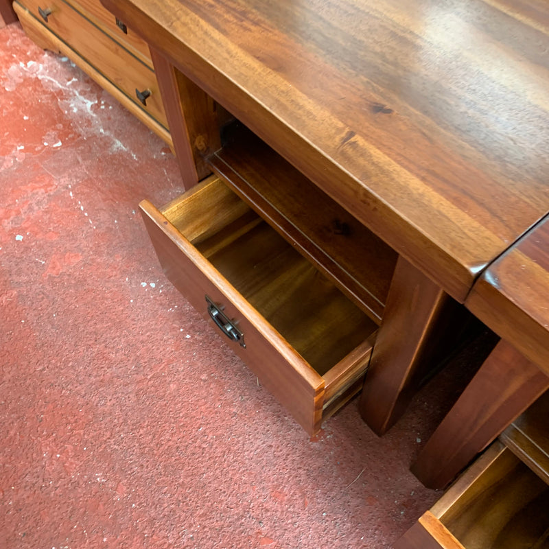 Bedside cabinets