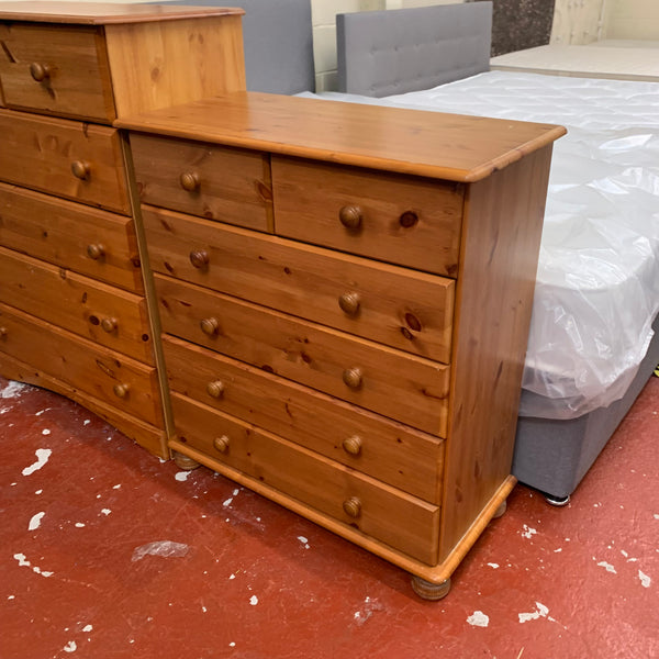 Chest of drawers