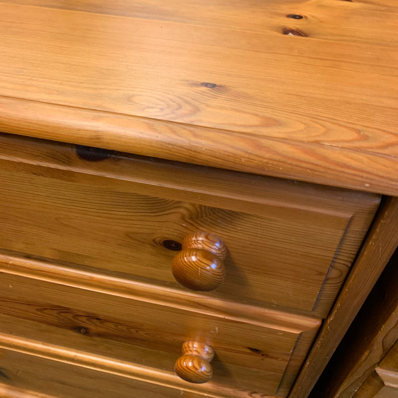 Chest of drawers