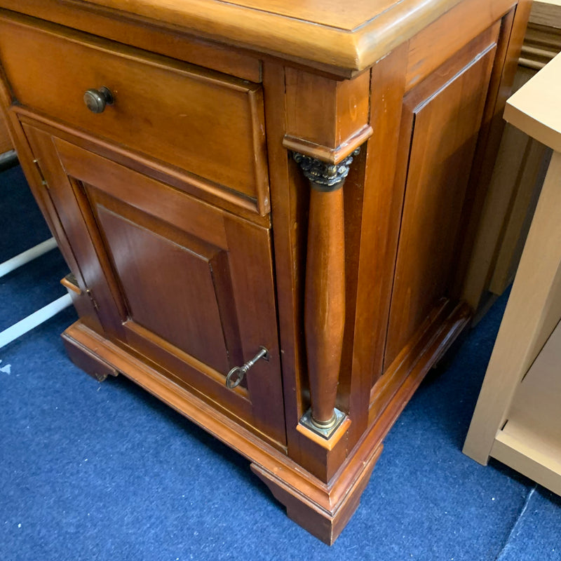 Bedside cabinet