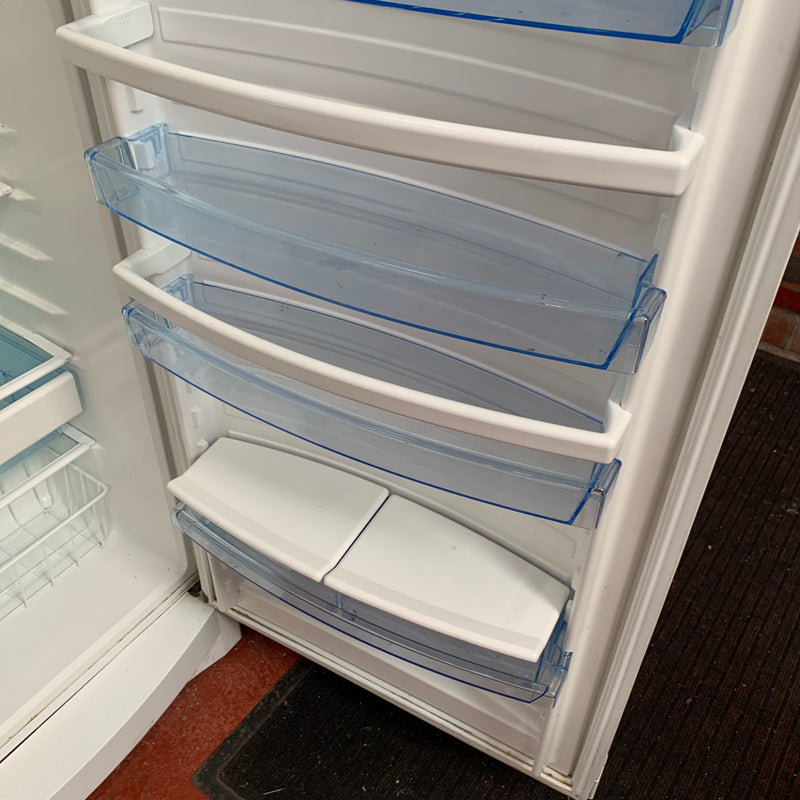 SCANDINOVA fridge