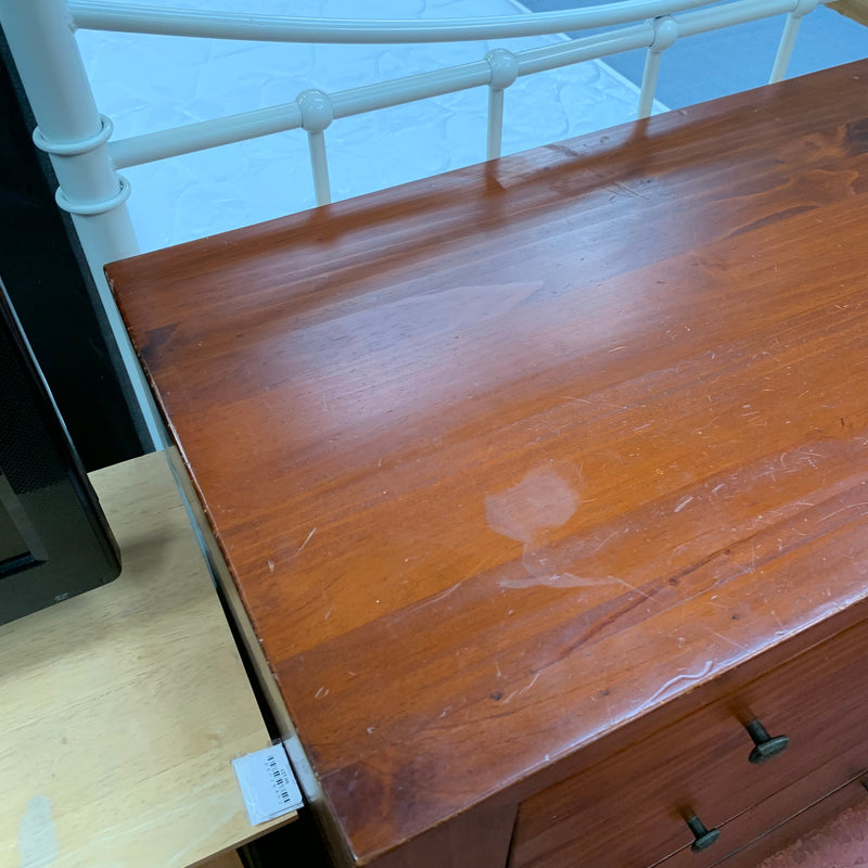 Chest of drawers