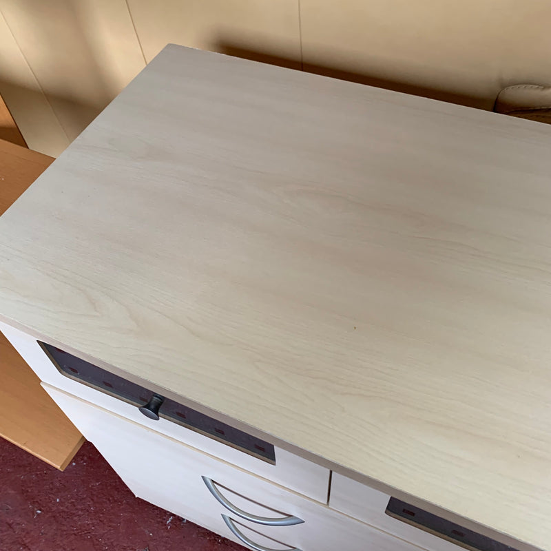 Chest of drawers