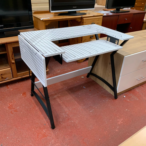 Sewing table