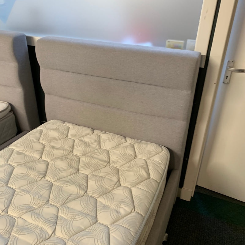 Single ottoman bed