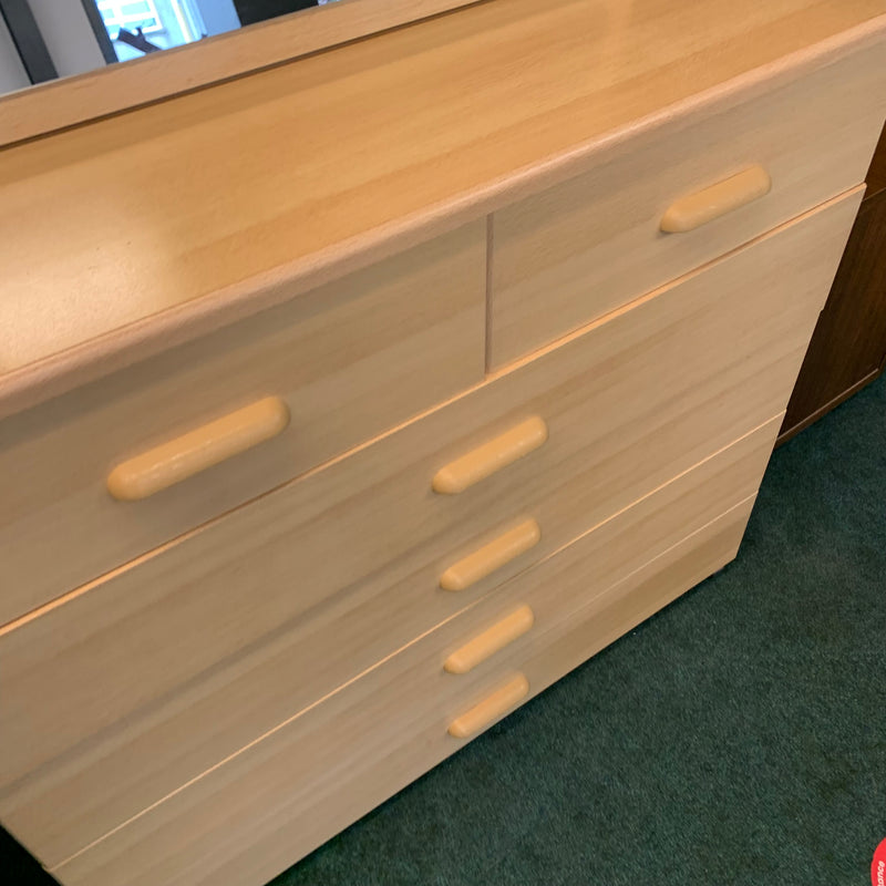 Chest of drawers