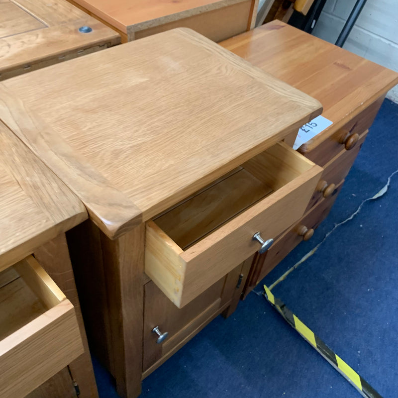 Bedside cabinets