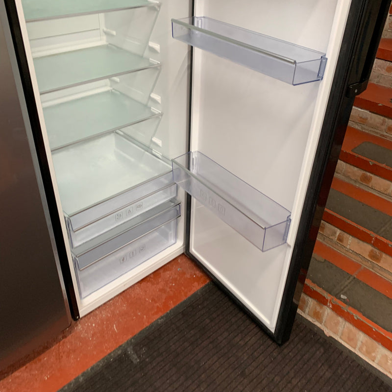 BEKO fridge with water dispenser