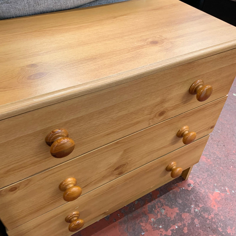 Chest of drawers