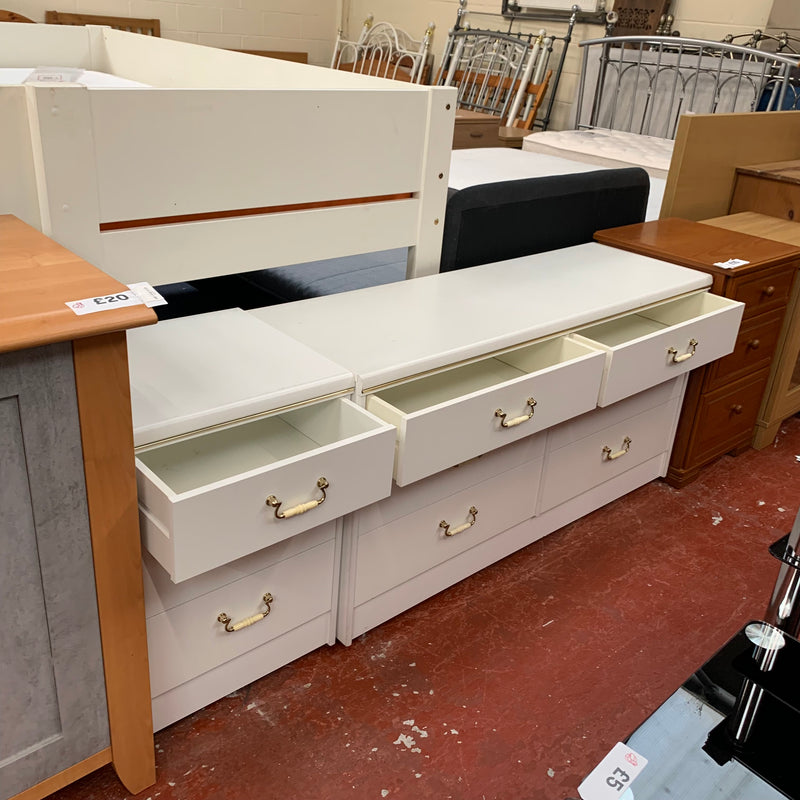 Bedroom set