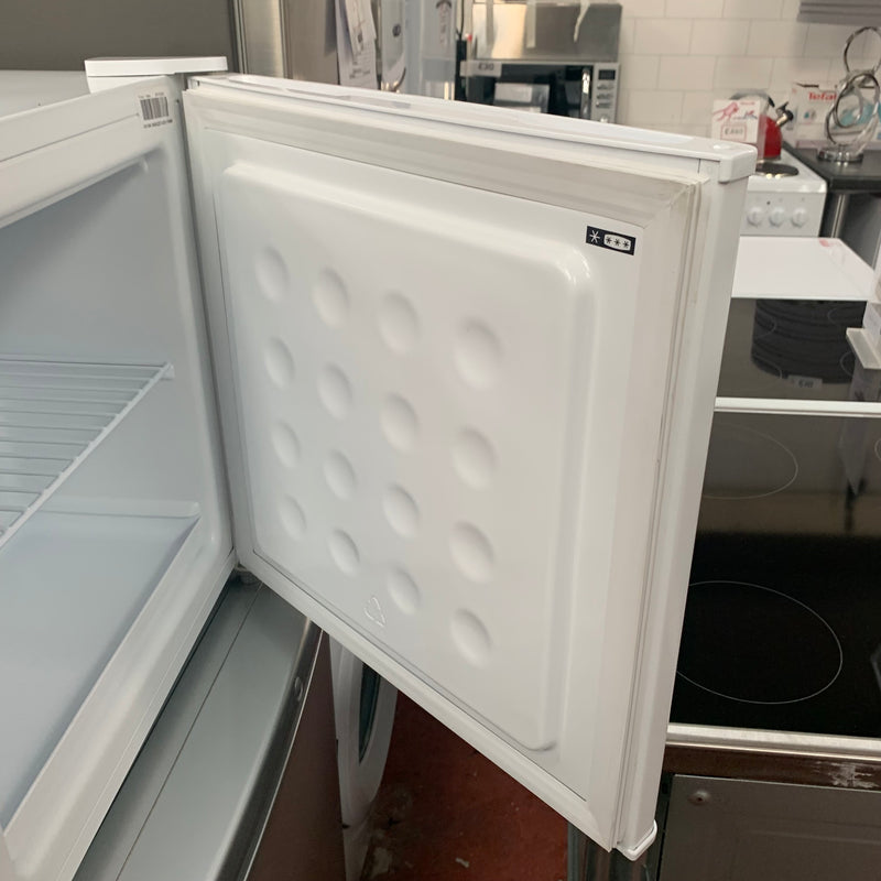 RUSSELL HOBBS freezer