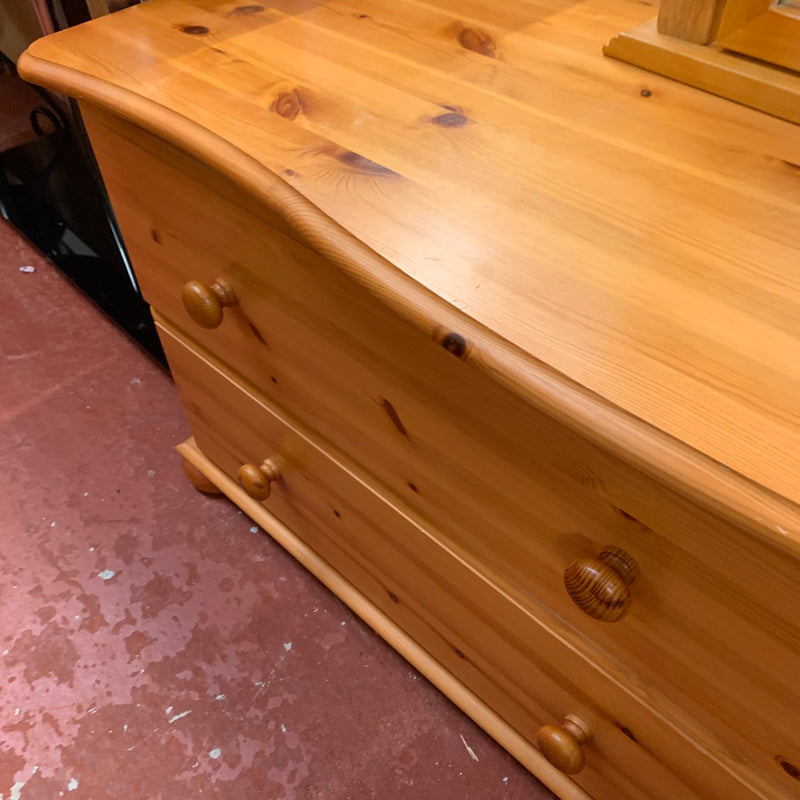 Chest of drawers