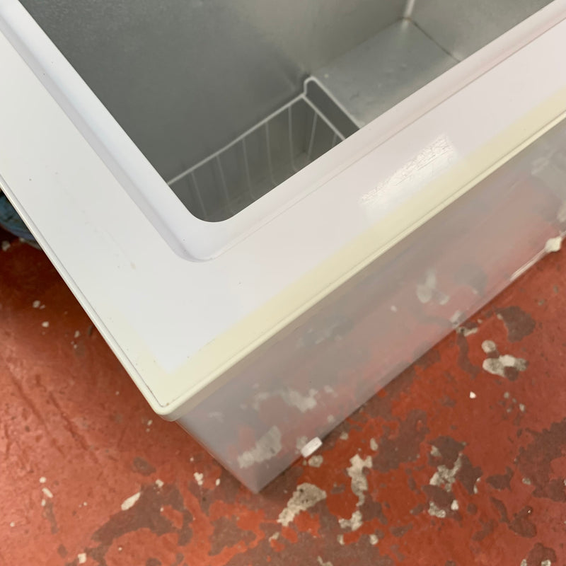 LOGIK freezer