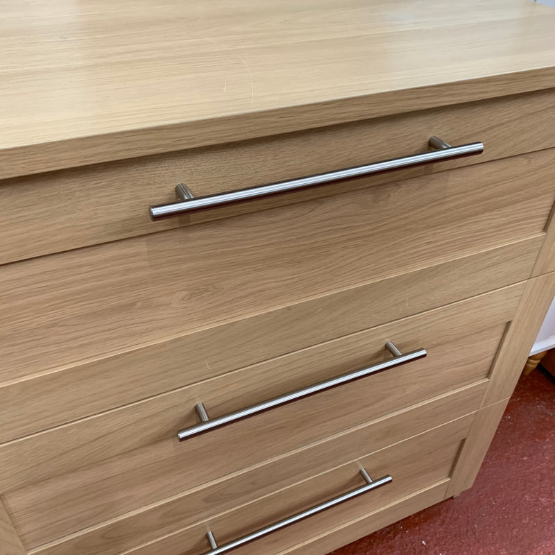 Chest of drawers