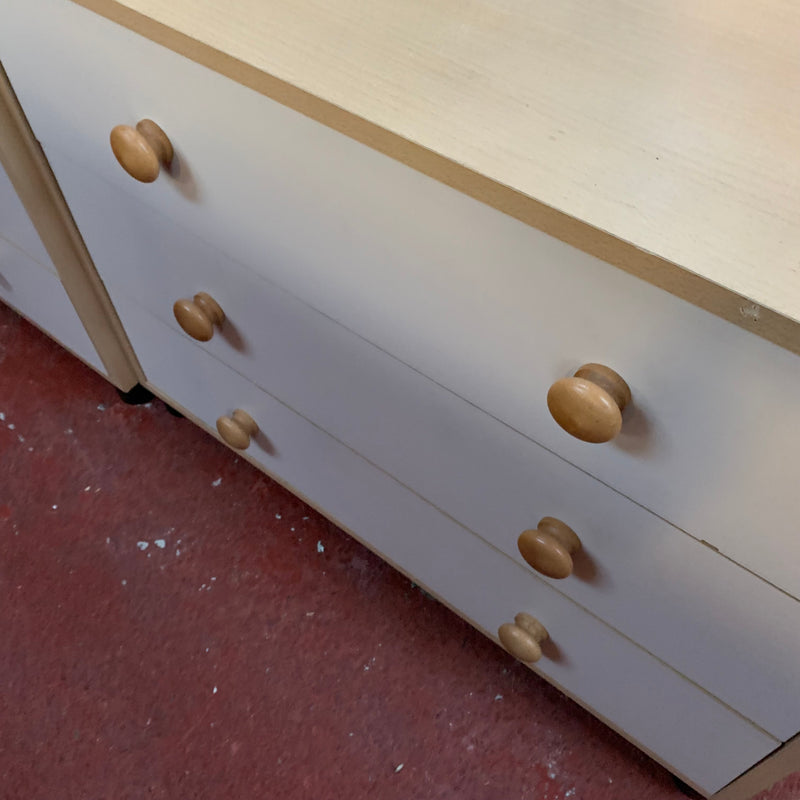 Chest of drawers