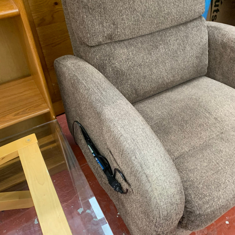 Rise and recliner armchair
