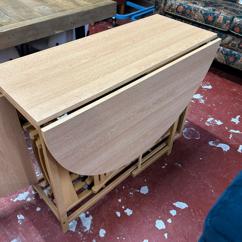 Butterfly table and chairs