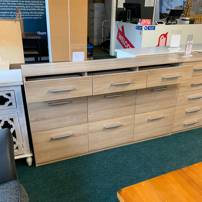 Chest of drawers