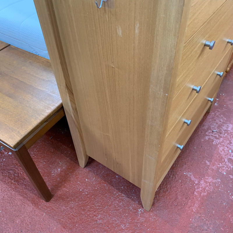 Chest of drawers