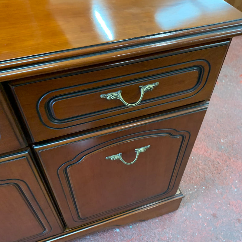 Sideboard