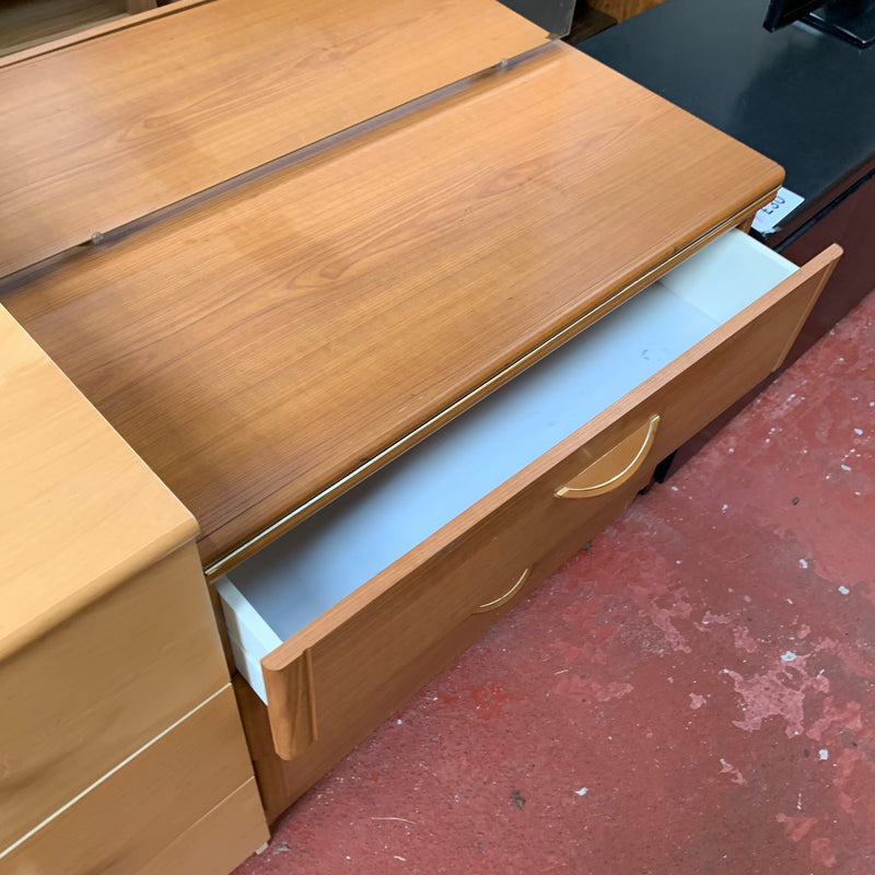 Chest of drawers