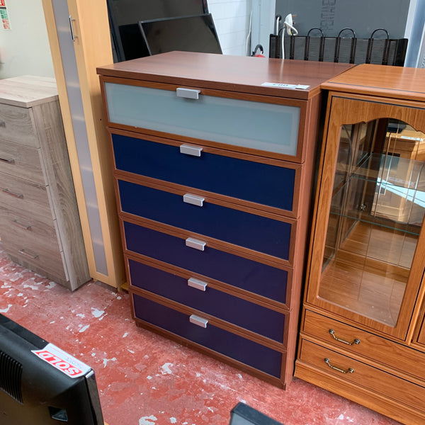 Chest of drawers
