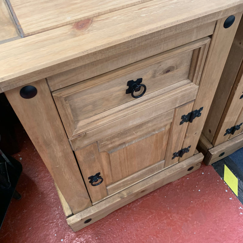 Bedside cabinets