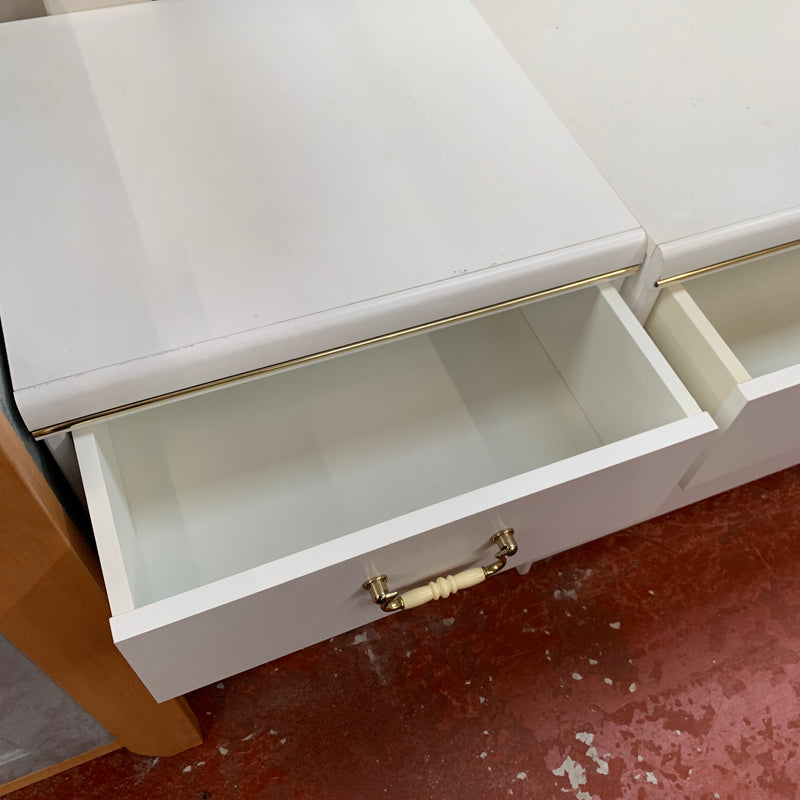 Bedroom set