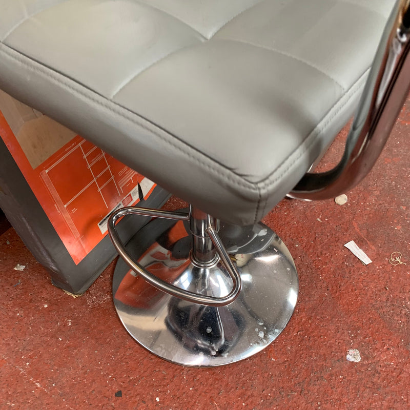 Bar stool