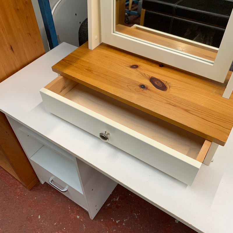 Dressing table