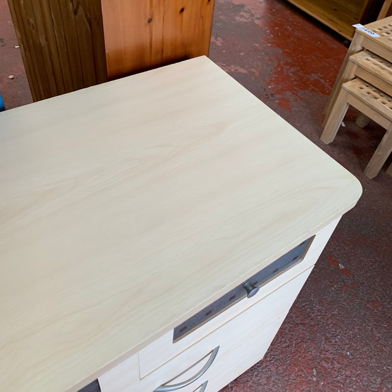 Chest of drawers