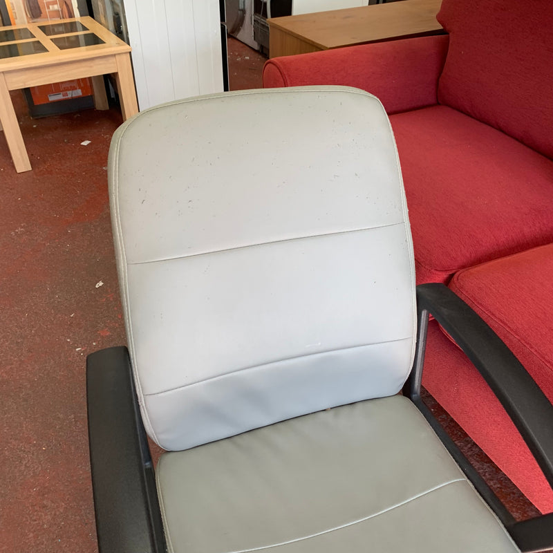Desk chair