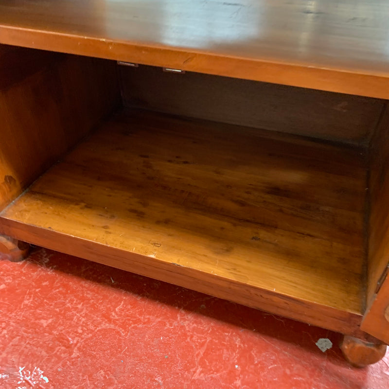 TV cabinet