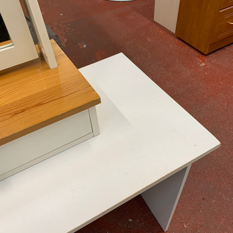 Dressing table