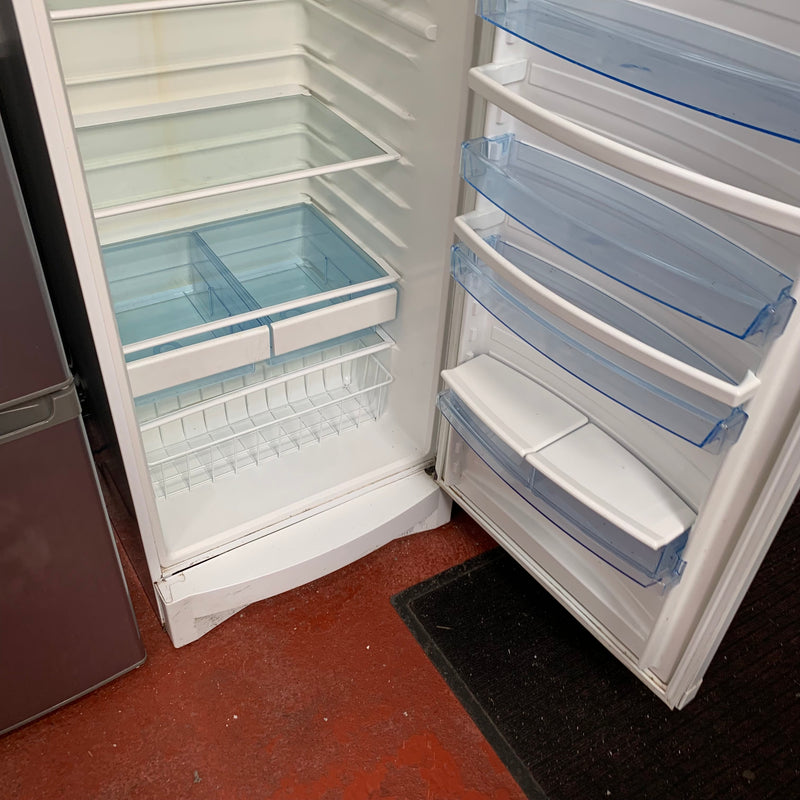 SCANDINOVA fridge