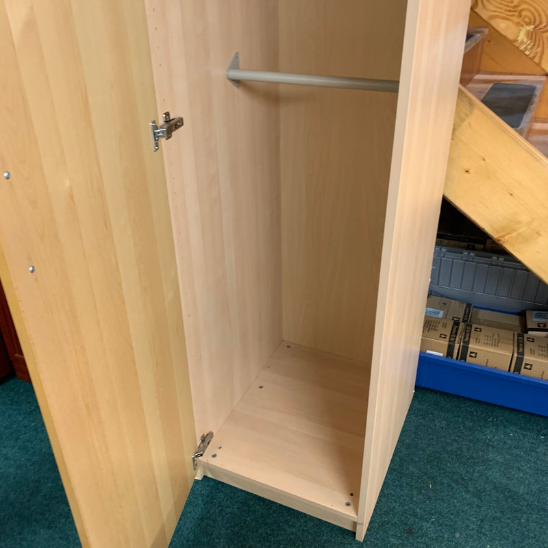 Single wardrobe
