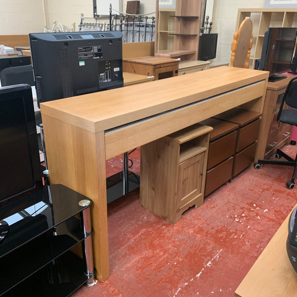 Dressing table