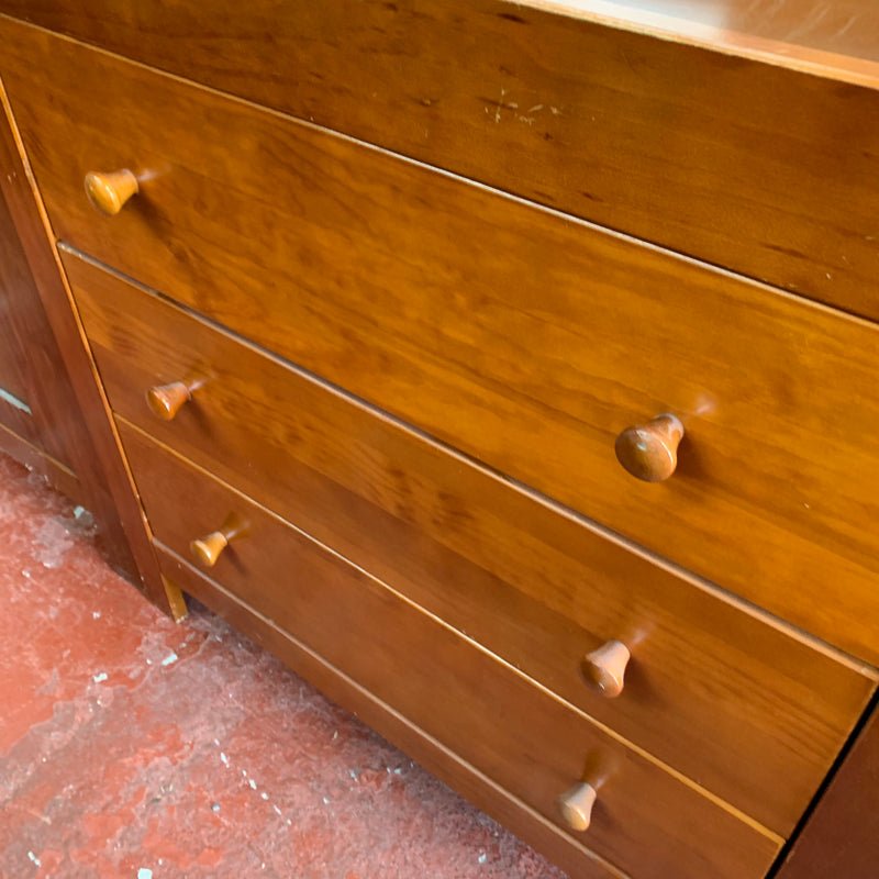 Chest of drawers
