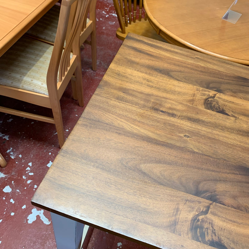 Breakfast bar and stools