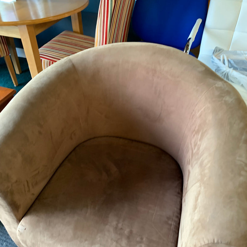 Tub chair