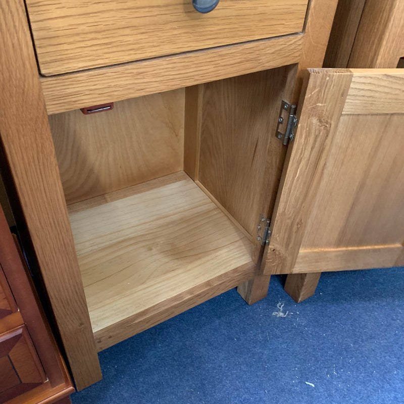 Bedside cabinets