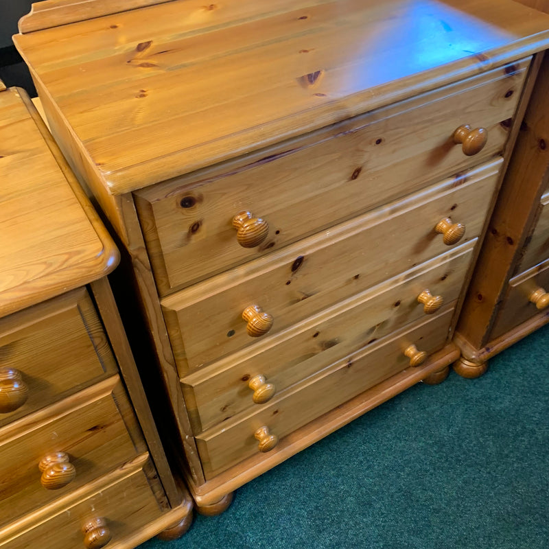 Chest of drawers