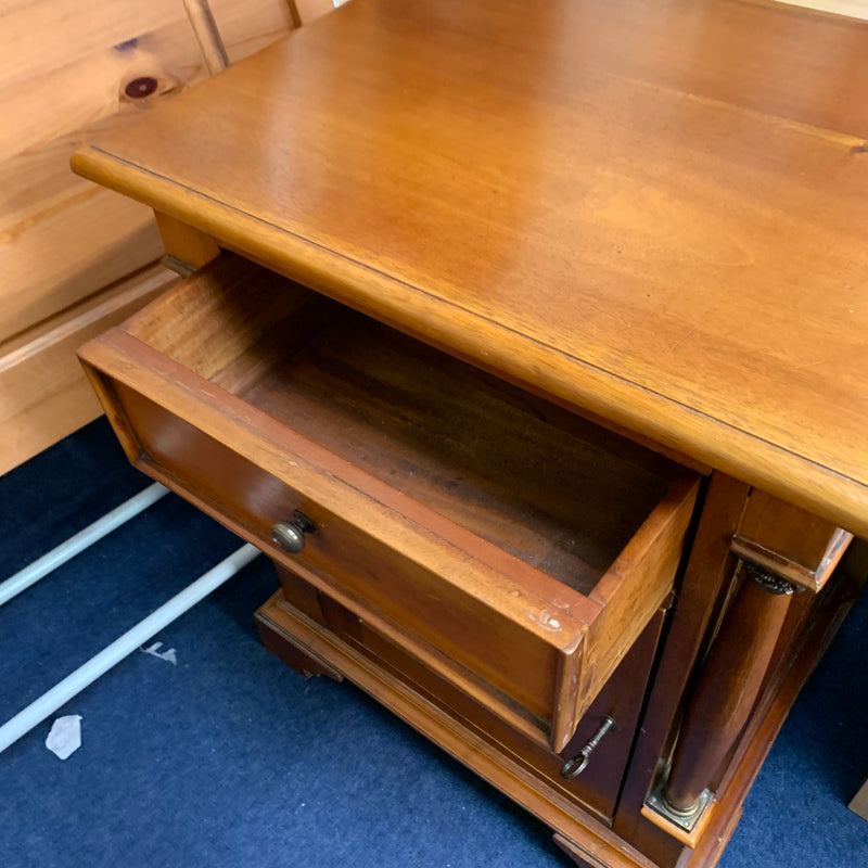 Bedside cabinet