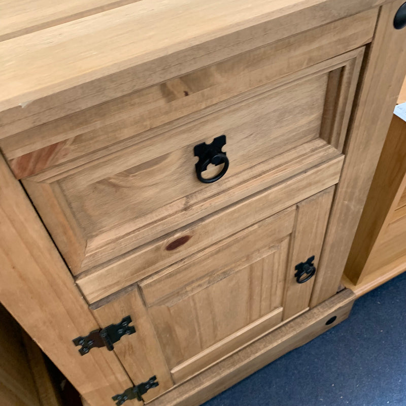 Bedside cabinets