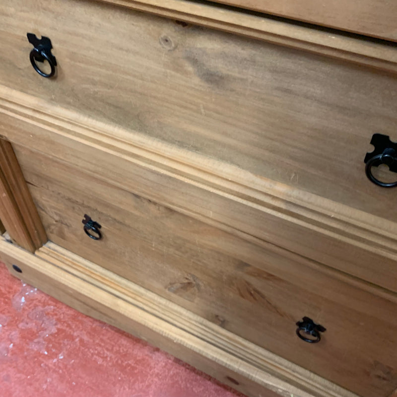 Chest of drawers