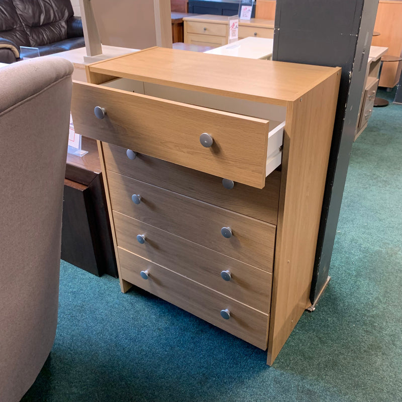 Chest of drawers