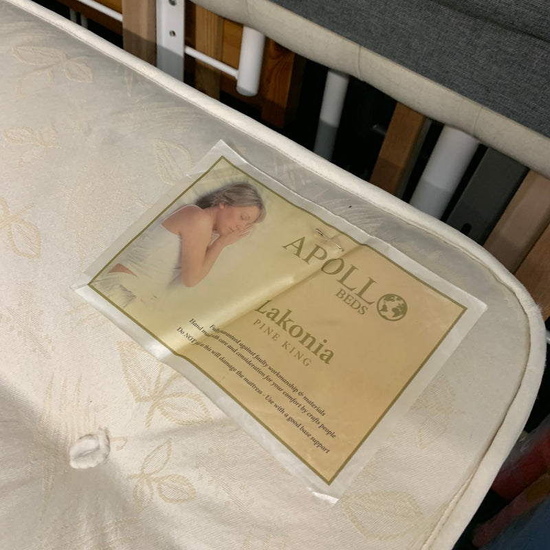 Kingsize bed