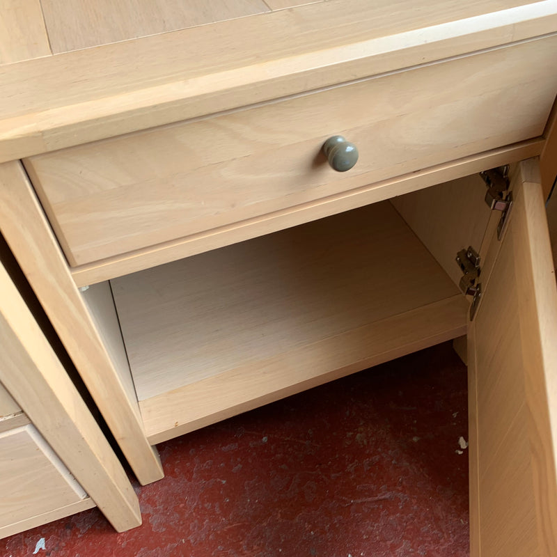 Bedside cabinets